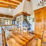 Charming Villa For 6 Guests