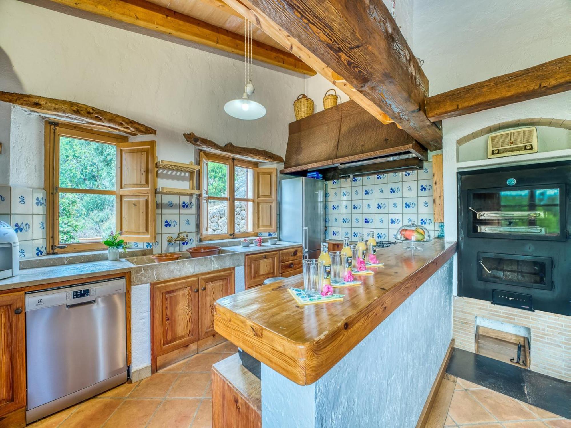Charming For 6 Guests Villa Campanet