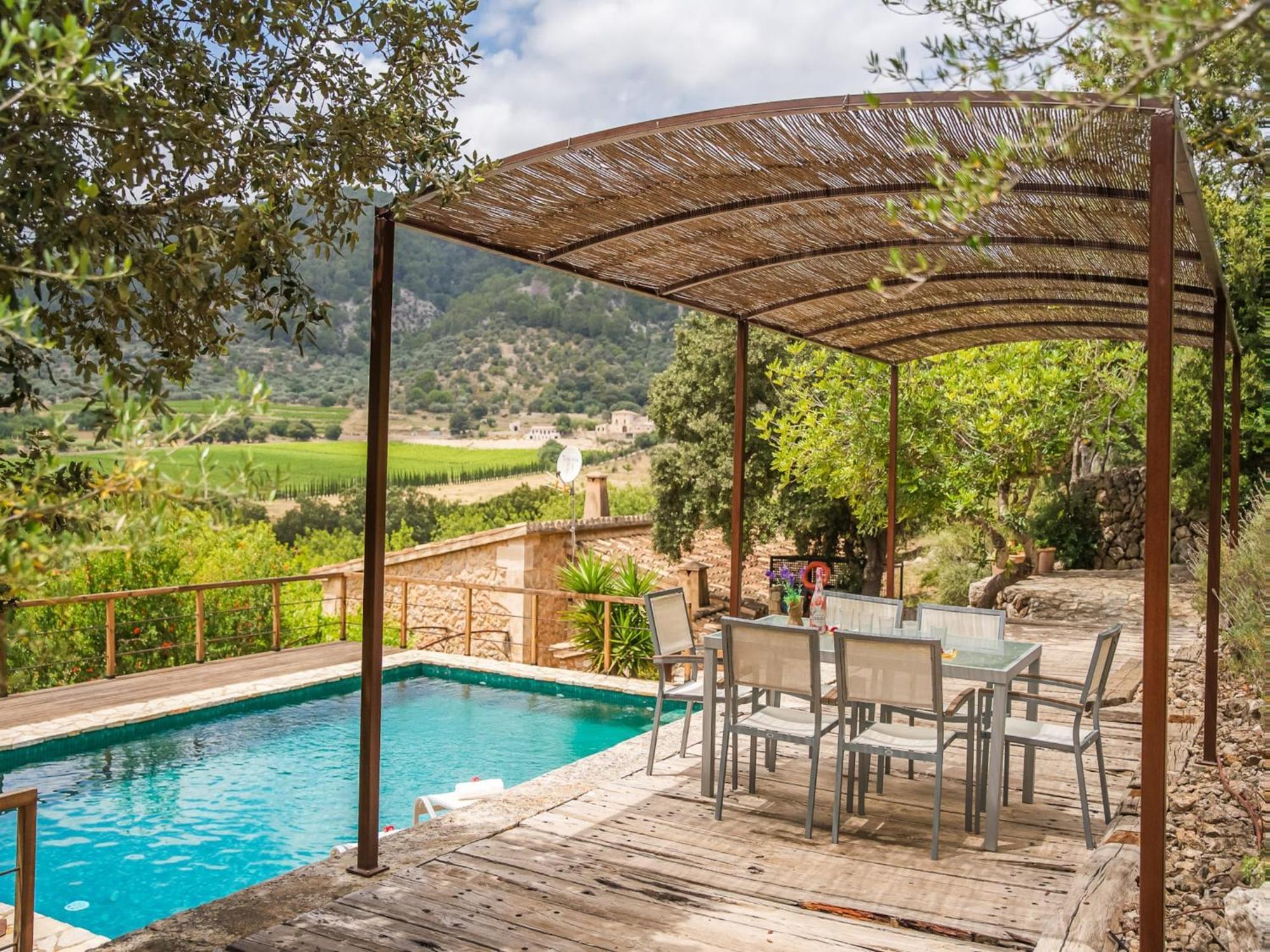 Charming For 6 Guests Villa Campanet