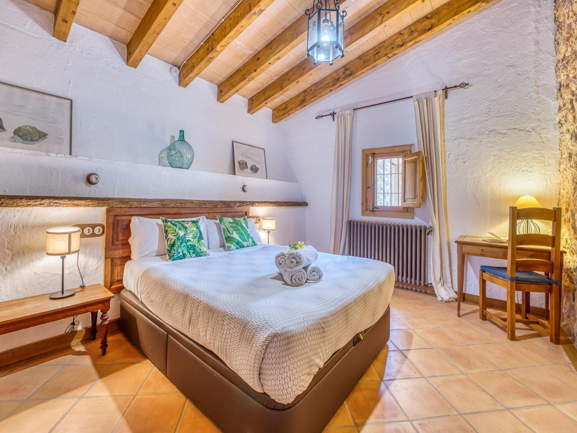 Charming For 6 Guests Campanet